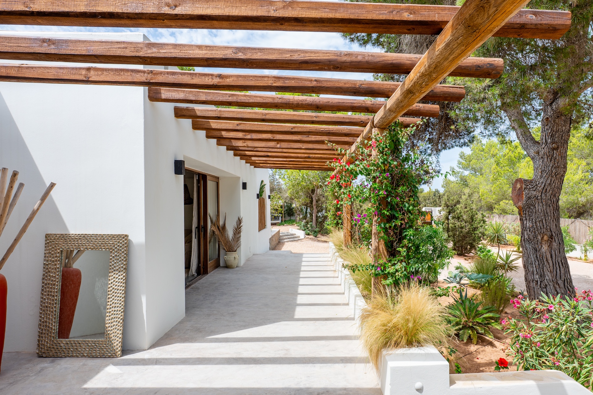 Resa Estates port des Torrent sale koop finca Ibiza house villa side.jpg